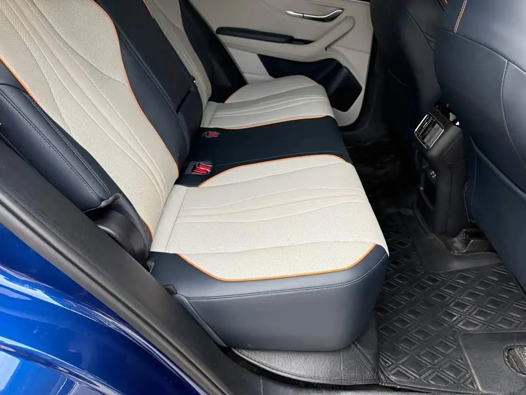 BYD Song PLUS PHEV 2023 — Photo 10/12