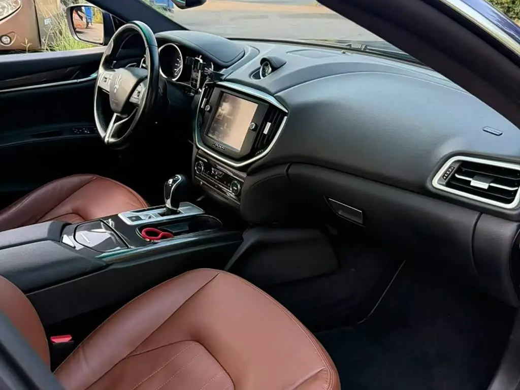 Maserati Ghibli 2015 — Фото 11/12