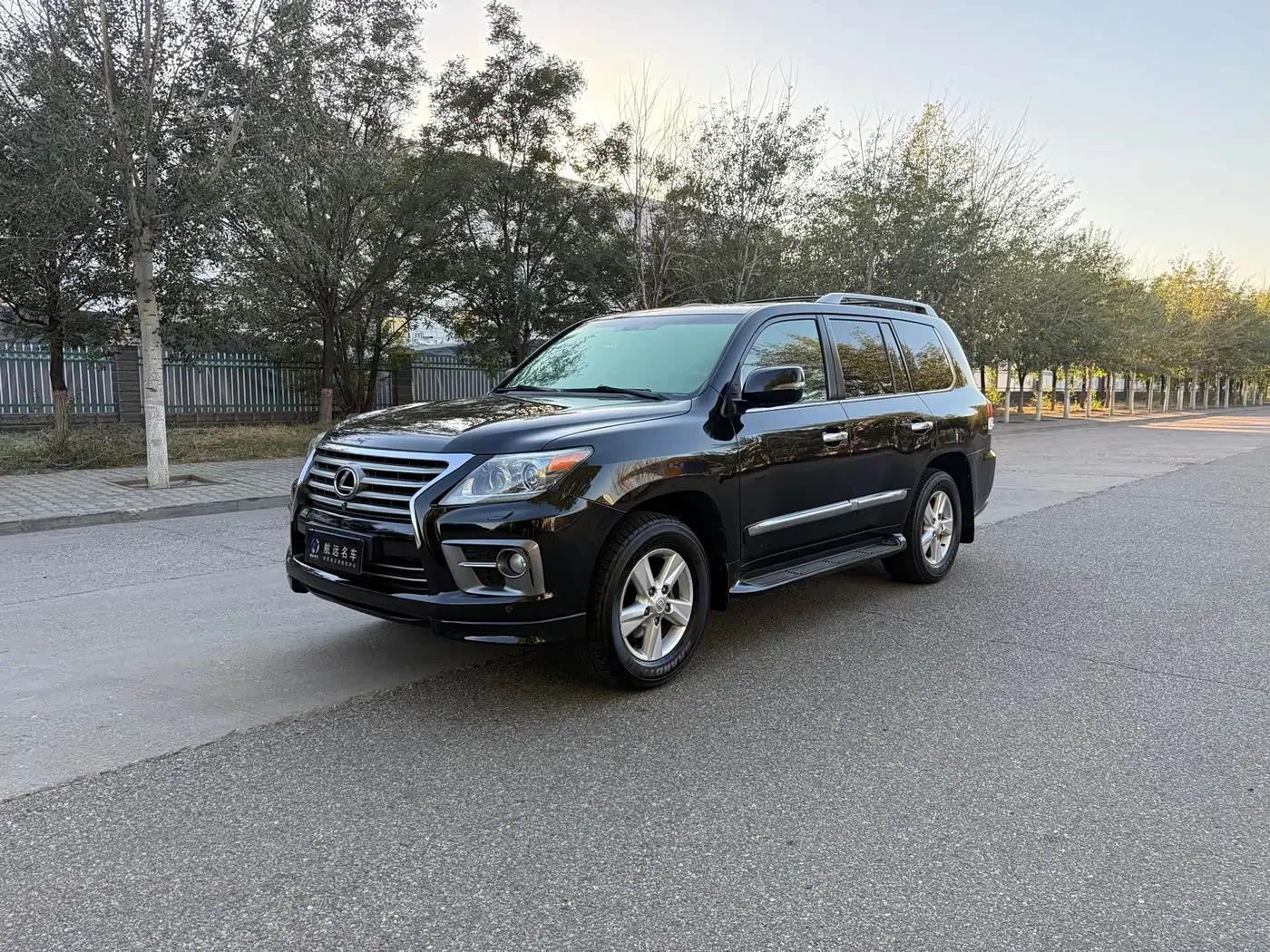 Lexus LX 2013 — Photo 1/9