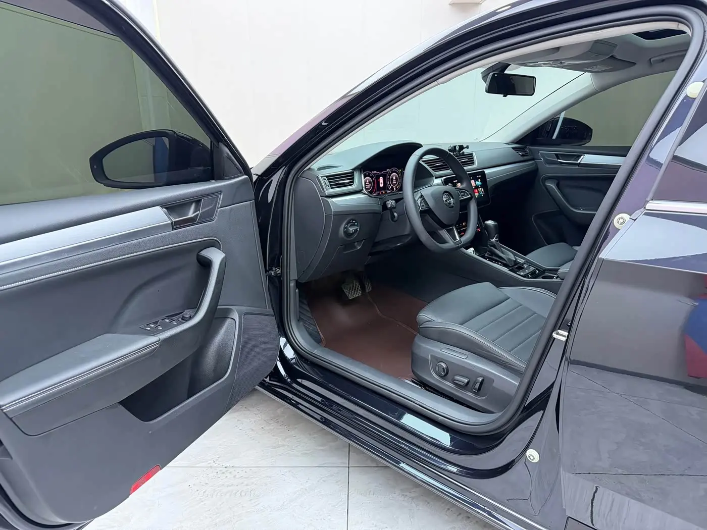 Škoda Superb 2024 — Photo 7/20