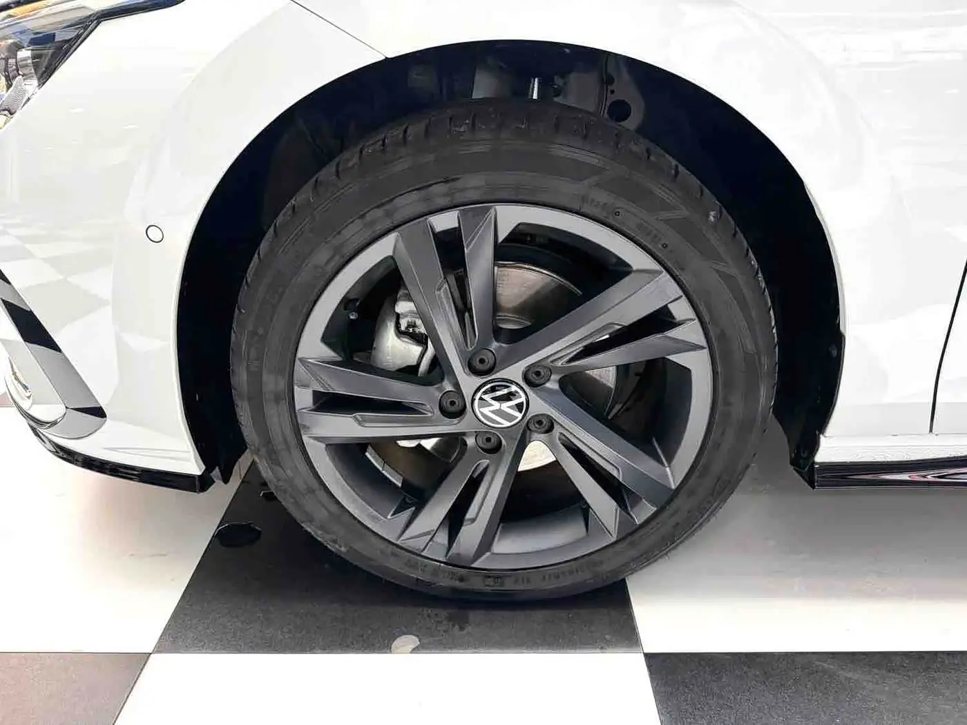 Volkswagen Golf 2022 — Photo 4/19