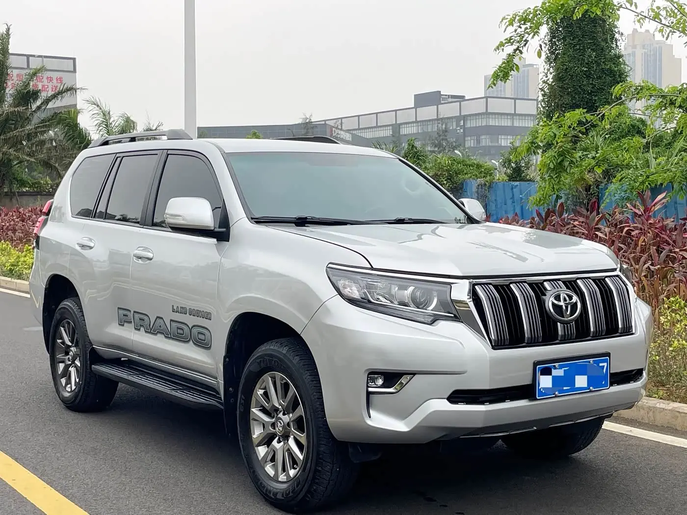 Toyota Prado 2010 — Photo 4/20