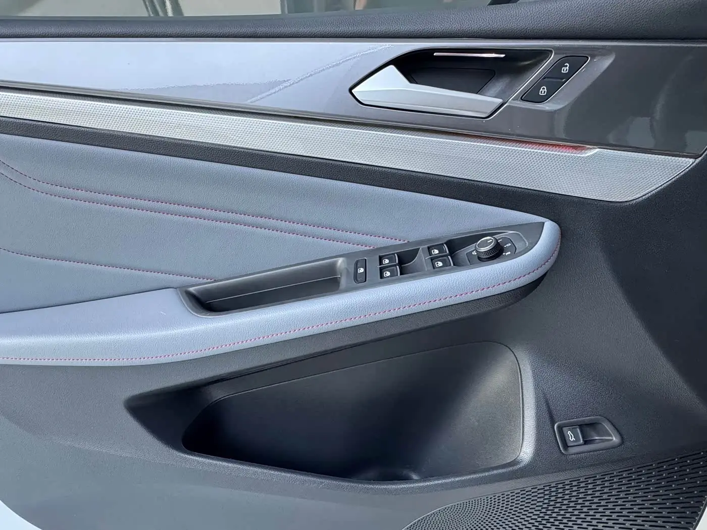 Volkswagen Lamando 2023 — Photo 17/20