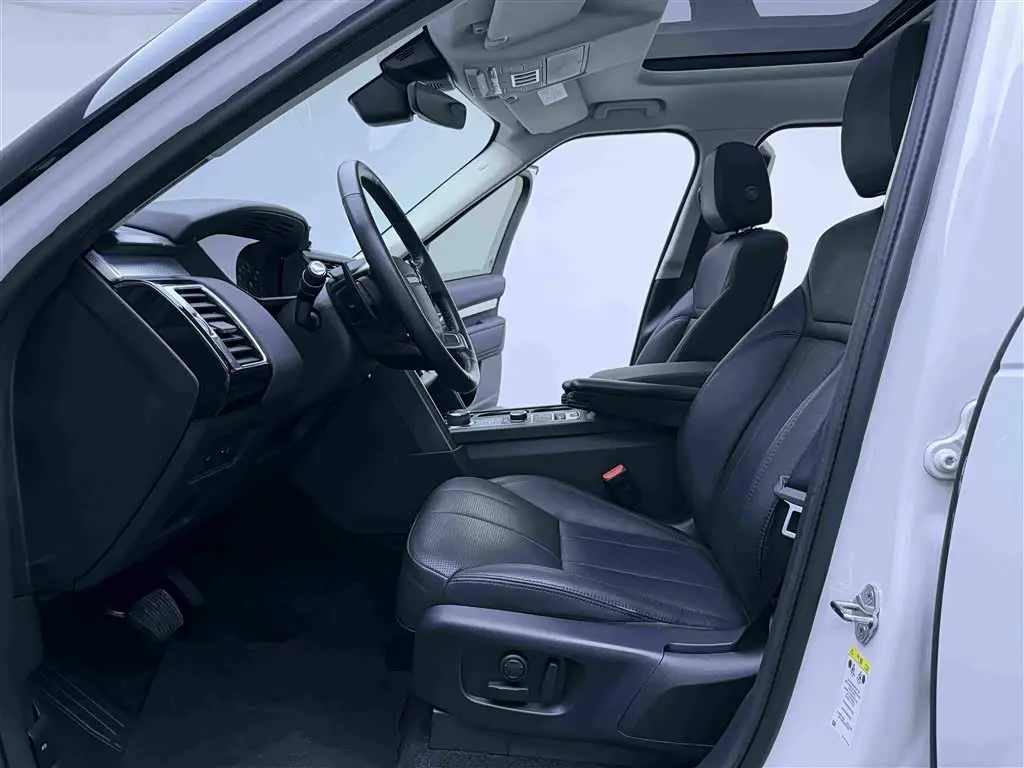 Land Rover Discovery 2020 — Photo 8/20