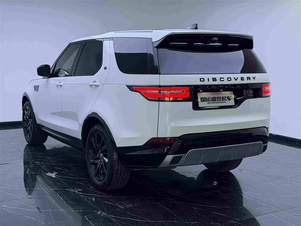 Land Rover Discovery 2020 — Photo 6/20