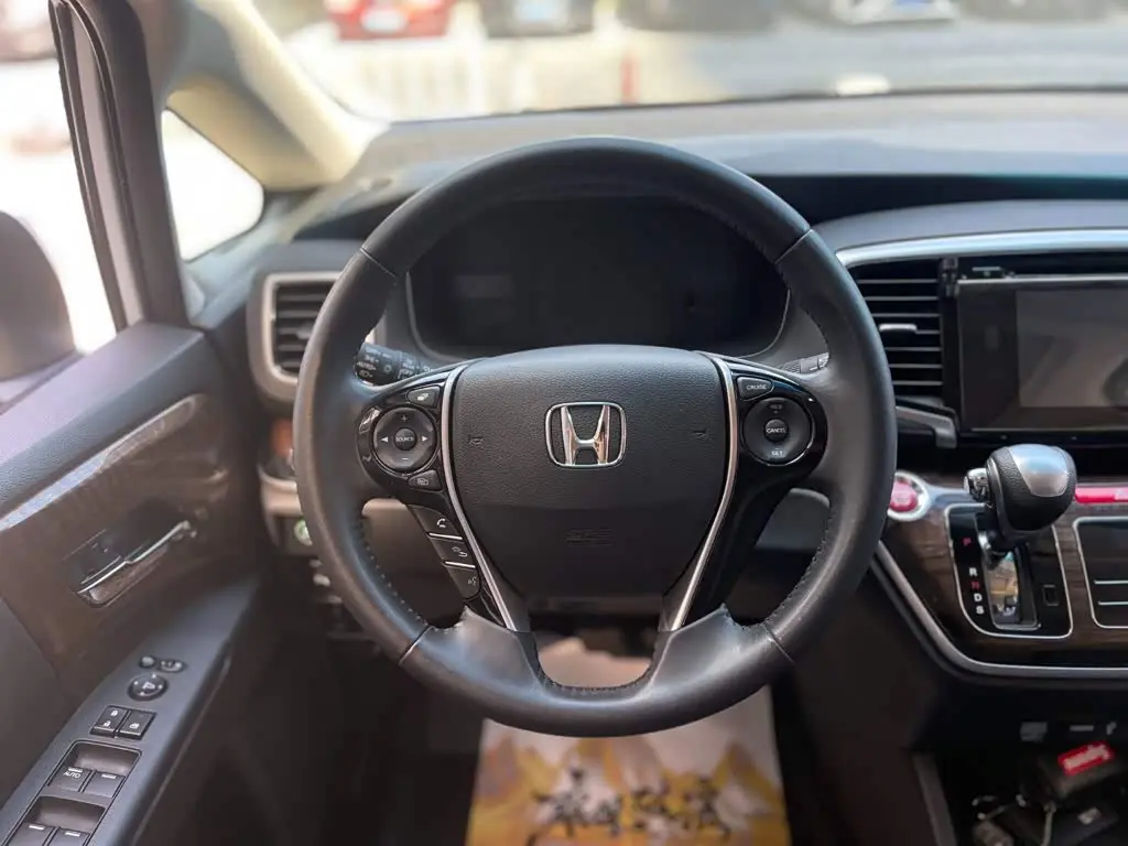 Honda Odyssey 2018 — Photo 15/20