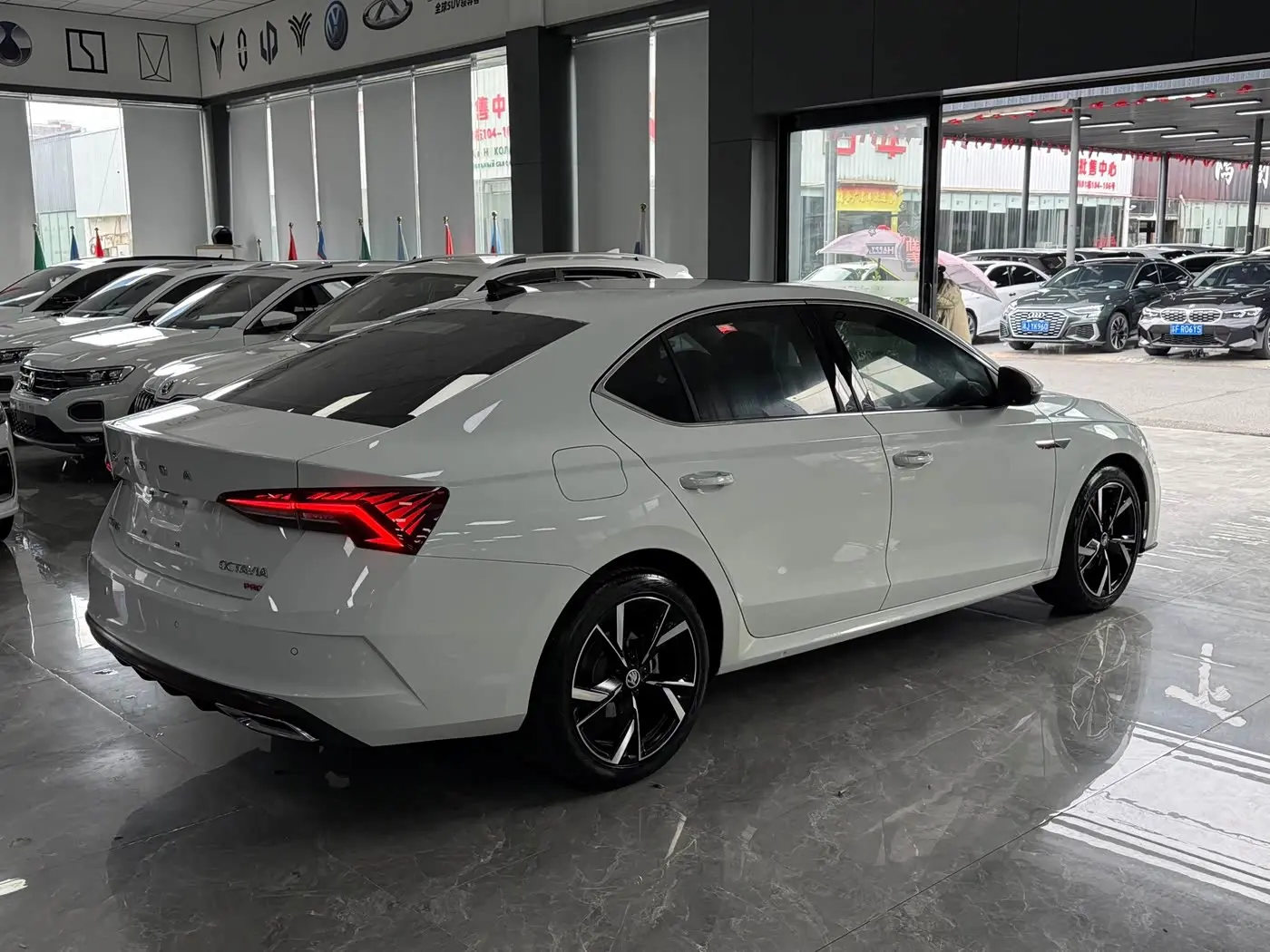 Škoda Octavia 2023 — Фото 6/15