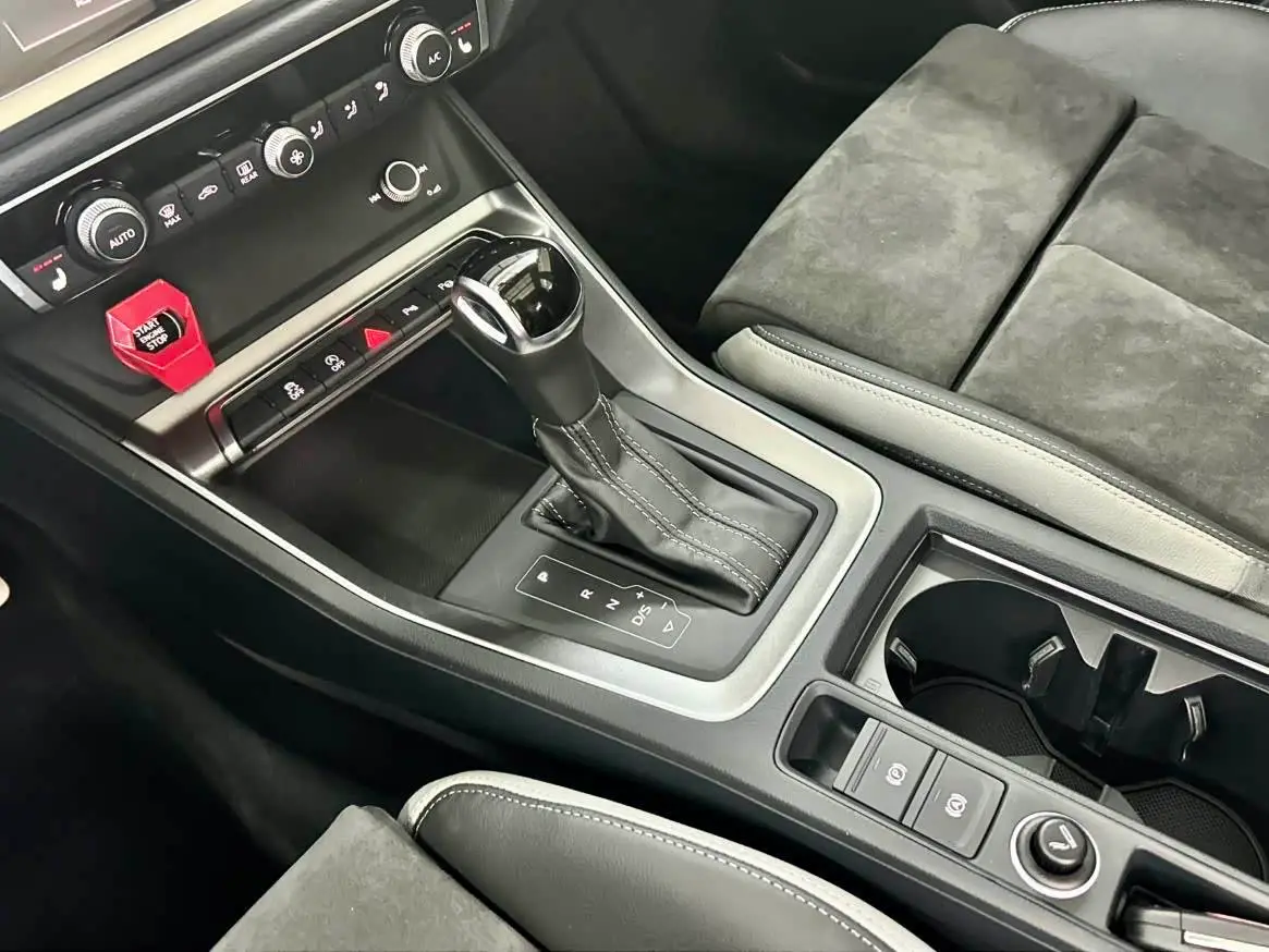 Audi Q3 2022 — Şəkil 15/20