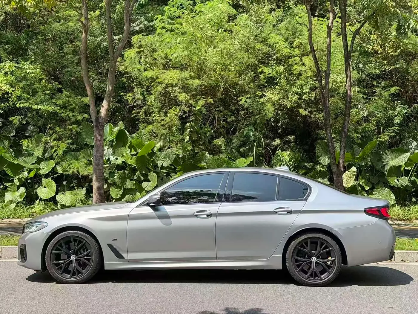 BMW 5 Series 2021 — Photo 3/9