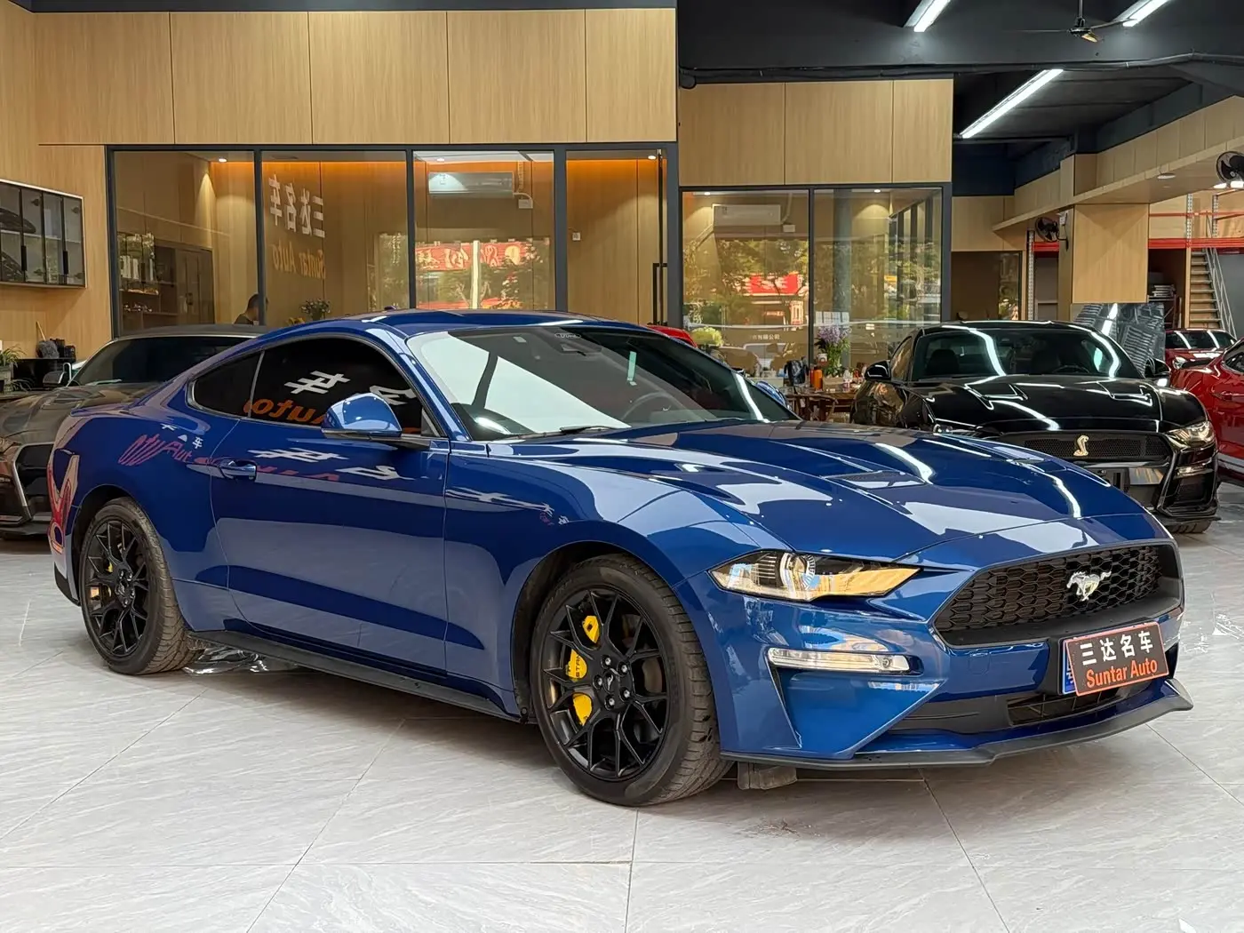 Ford Mustang 2022 — Фото 4/20