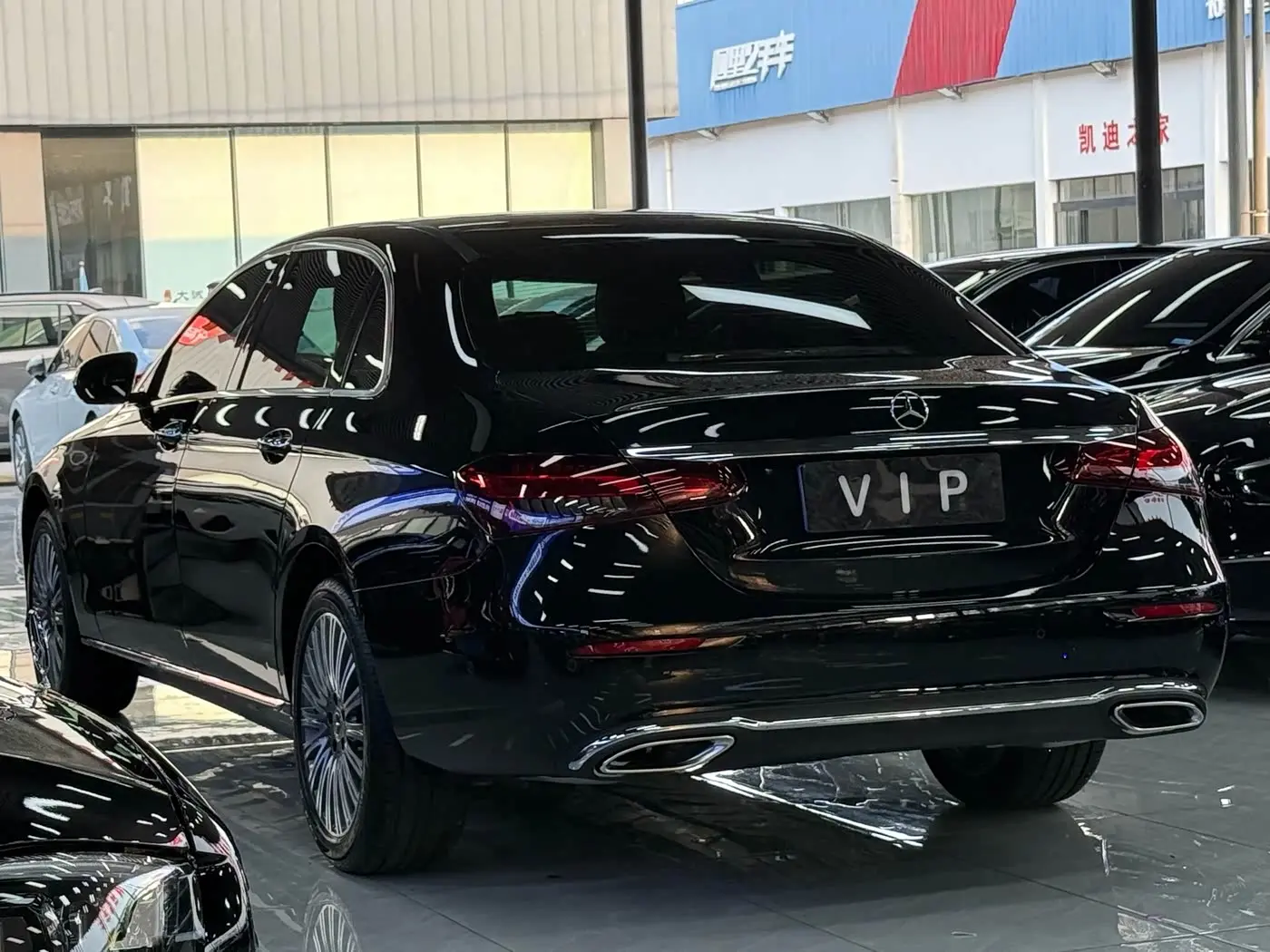 Mercedes-Benz E-Class 2022 — Photo 14/14