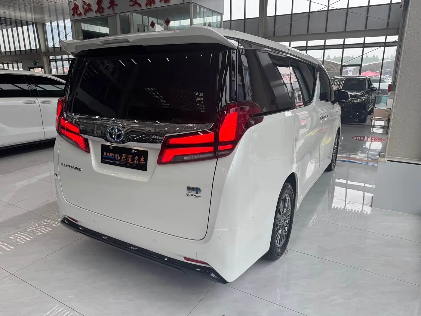 Toyota Alphard 2021 — Şəkil 4/15