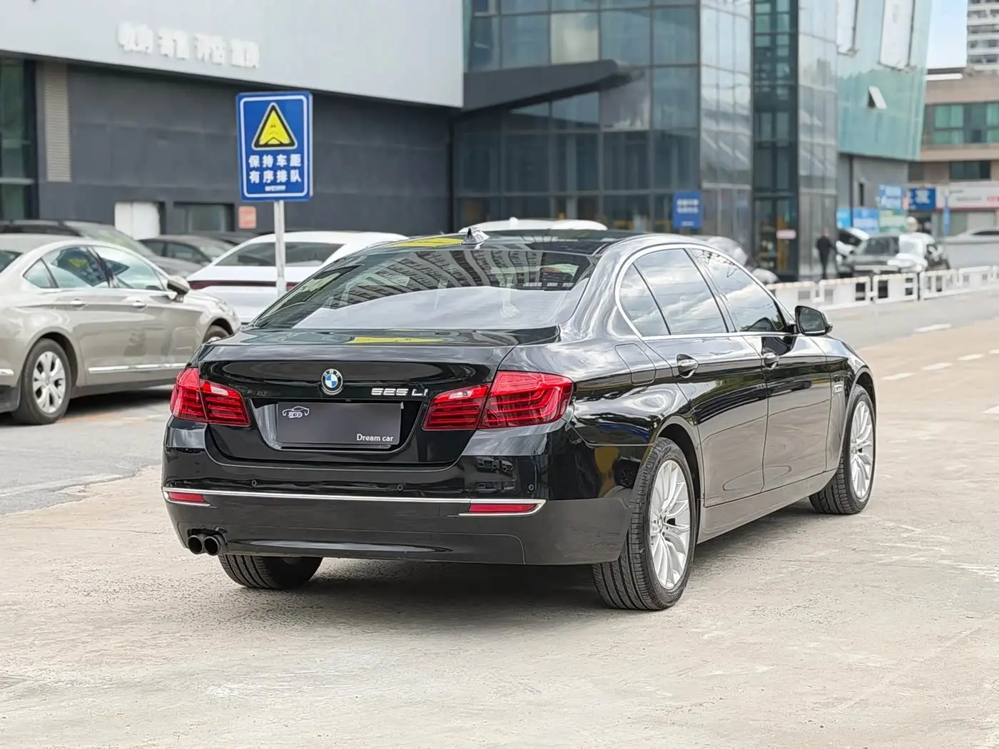 BMW 5 Series 2017 — Фото 11/11