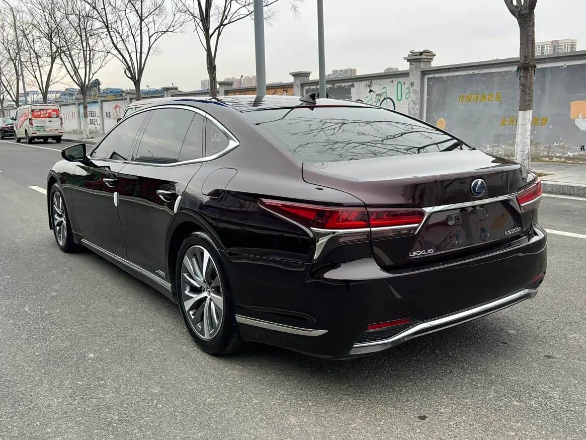 Lexus LS 2020 — Photo 16/16
