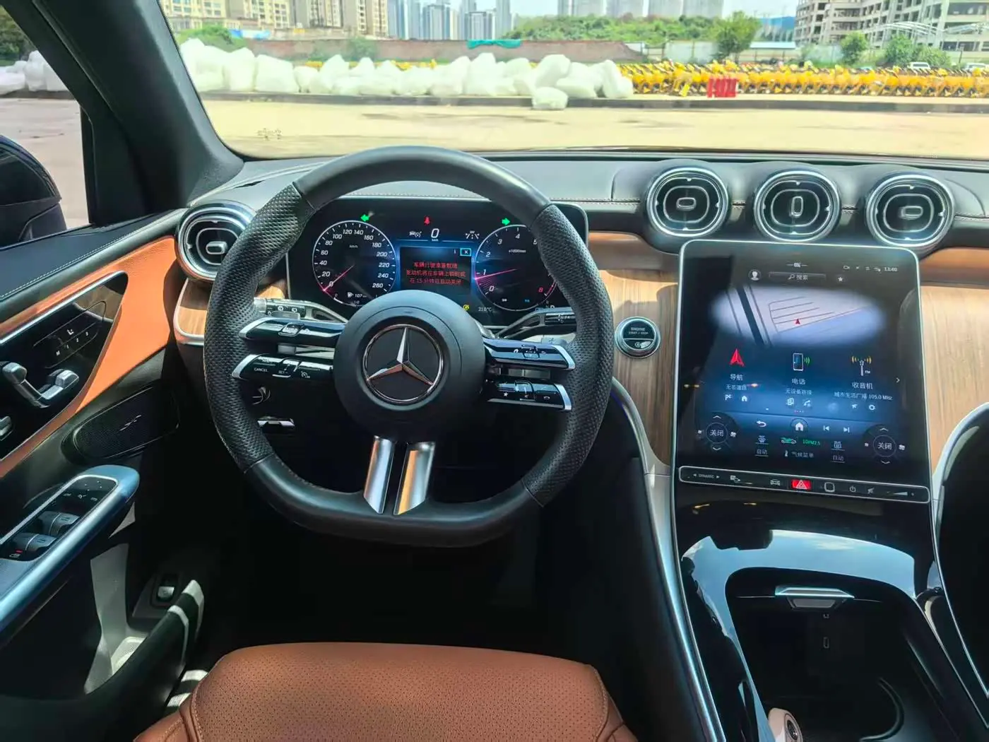 Mercedes-Benz GLC 2023 — Фото 9/11