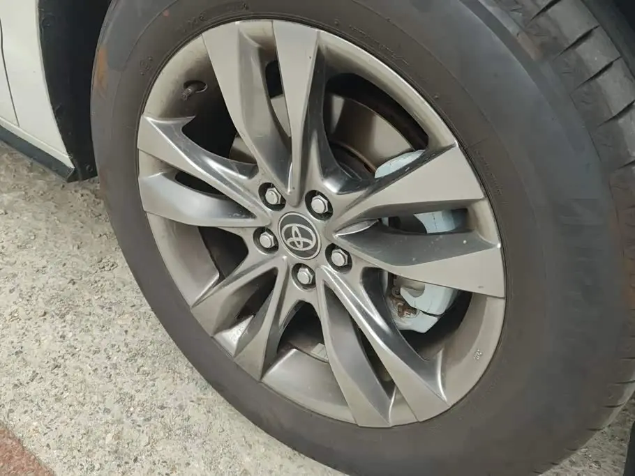 Toyota Sienna 2026 — Photo 6/16