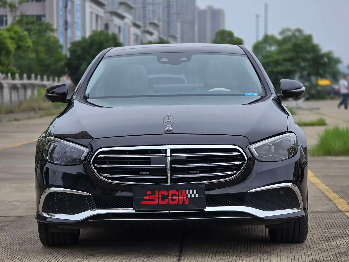 Mercedes-Benz E-Class 2021 — Photo 2/20