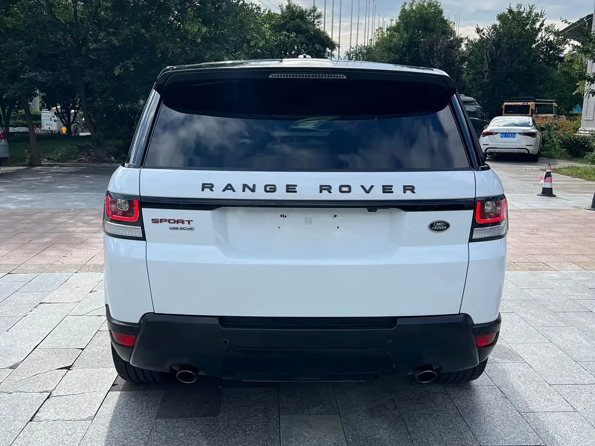 Land Rover Range Rover Sport 2015 — Photo 16/18