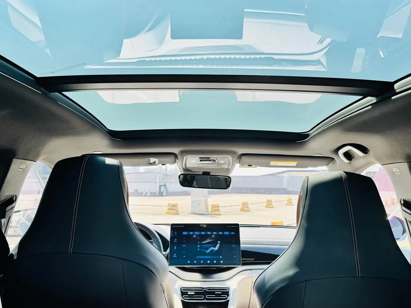 BYD Song PLUS PHEV 2023 — Photo 13/18