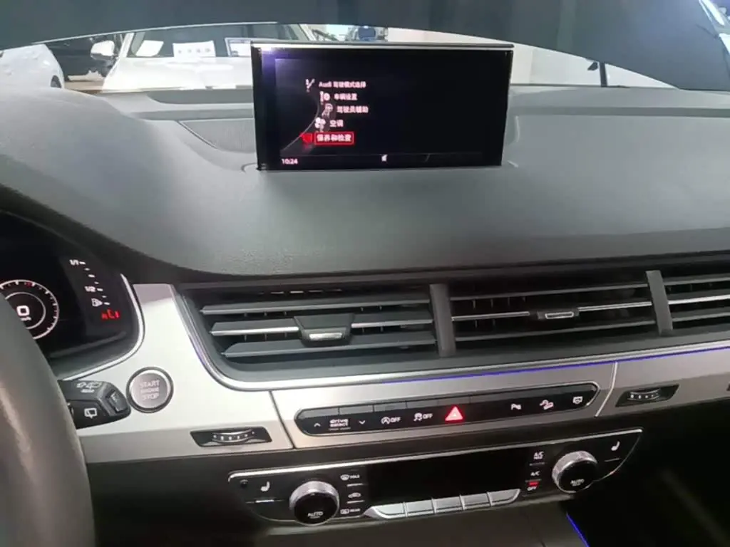 Audi Q7 2019 — Şəkil 13/20