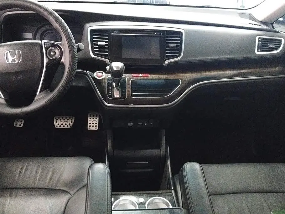Honda Odyssey 2017 — Photo 16/16