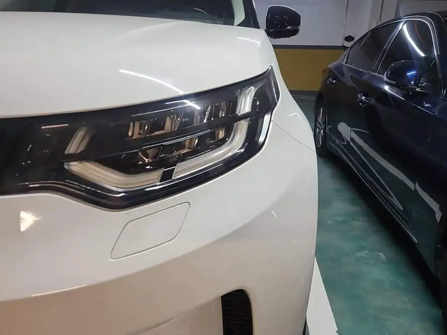 Land Rover Discovery 2018 — Photo 5/16