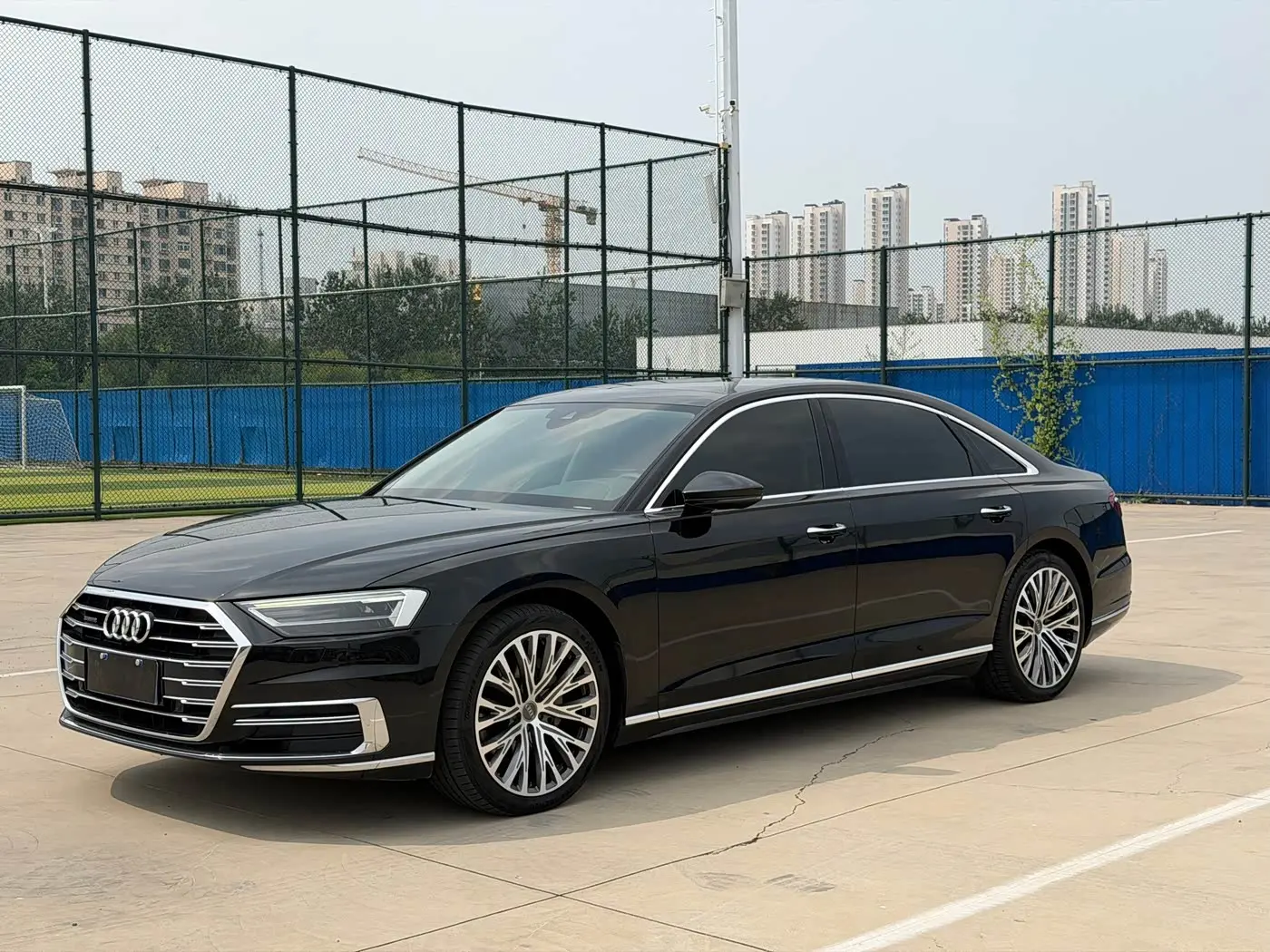 Audi A8 2020 — Фото 1/19