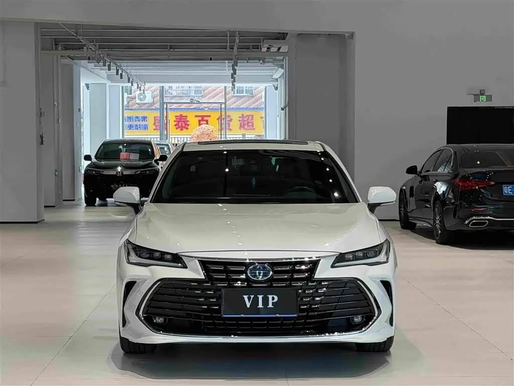 Toyota Avalon 2024 — Photo 2/20