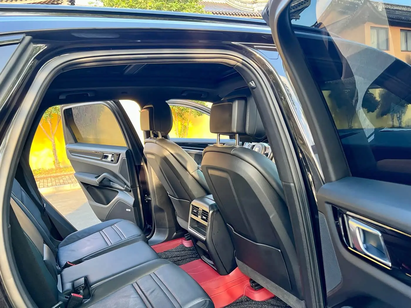 Porsche Cayenne 2020 — Фото 11/19