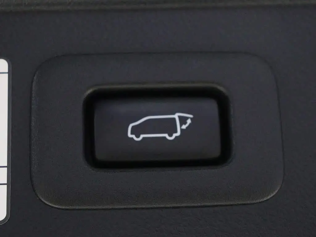 Toyota Alphard 2021 — Photo 13/20