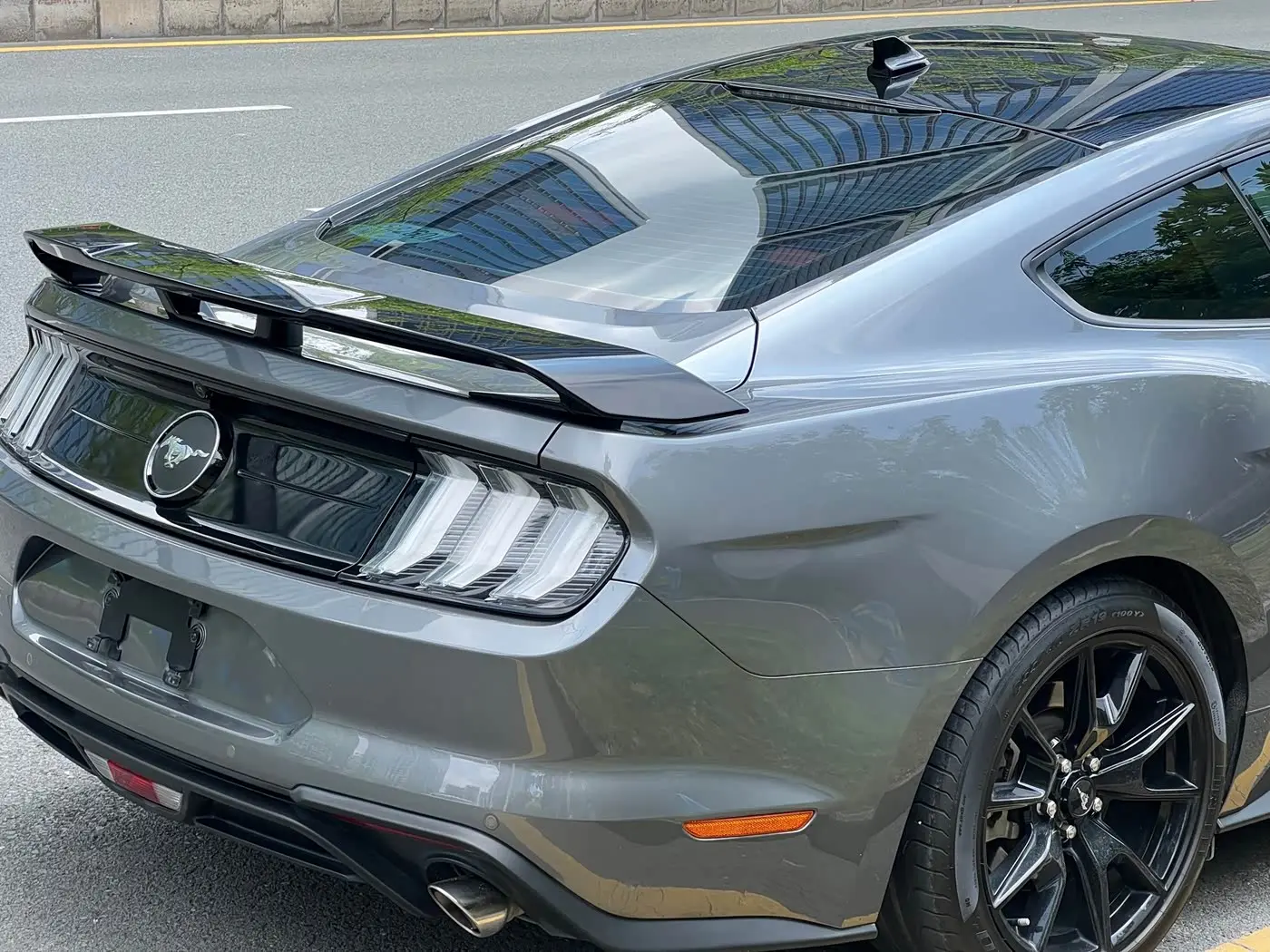 Ford Mustang 2021 — Фото 18/20