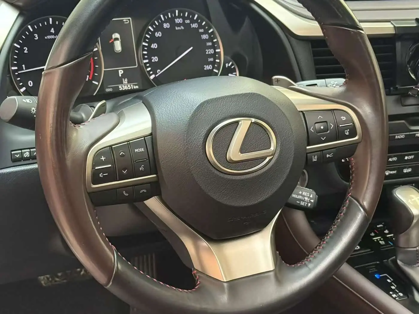Lexus RX 2021 — Photo 3/9