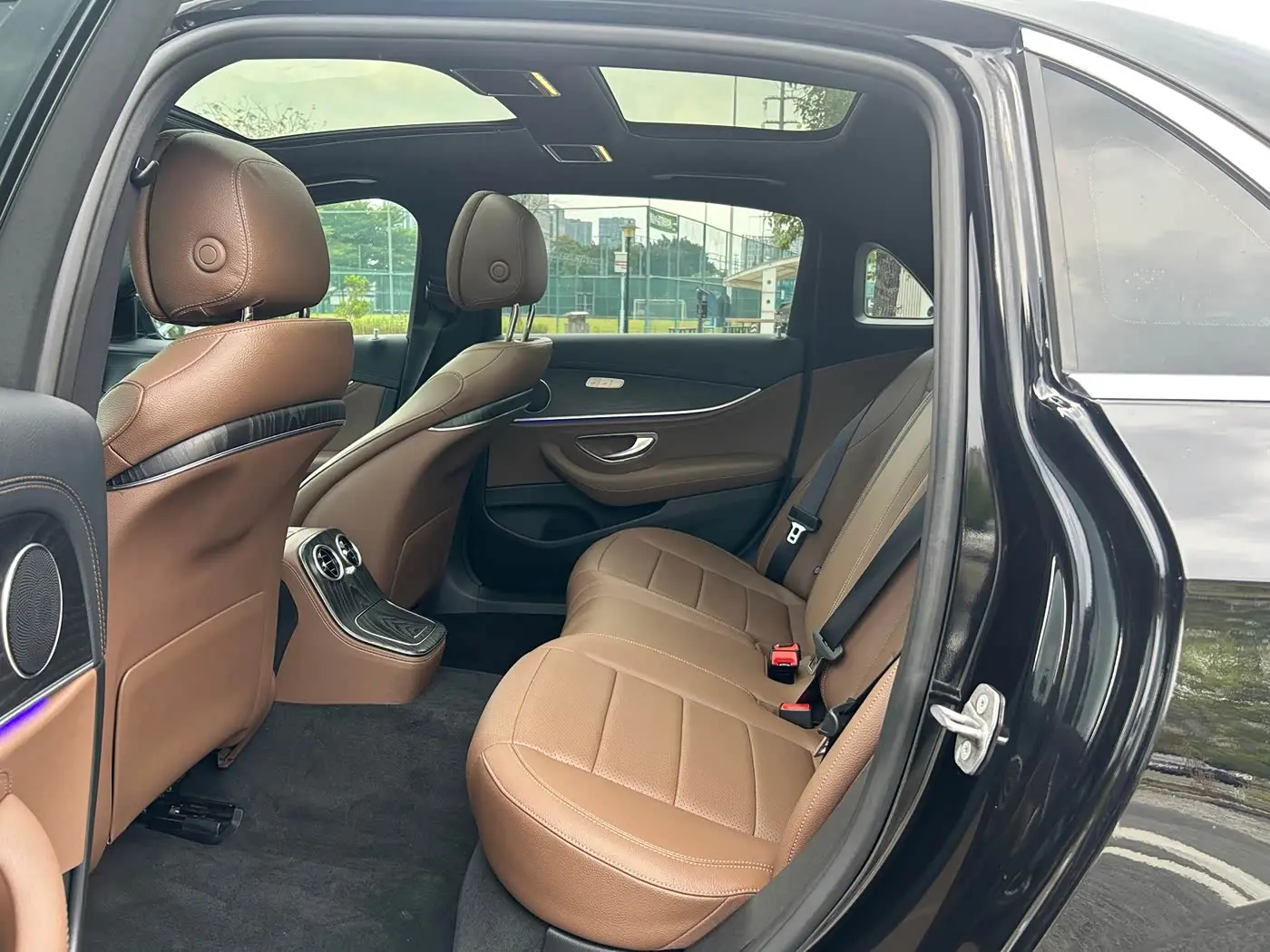 Mercedes-Benz E-Class 2022 — Фото 4/20