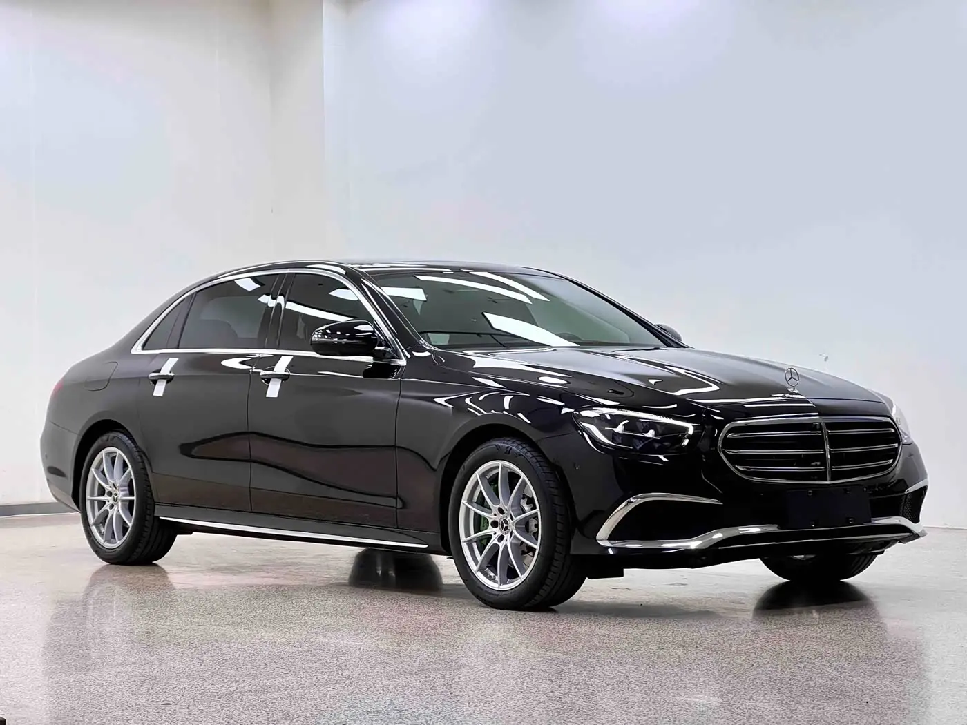 Mercedes-Benz E-Class 2022 — Фото 3/20