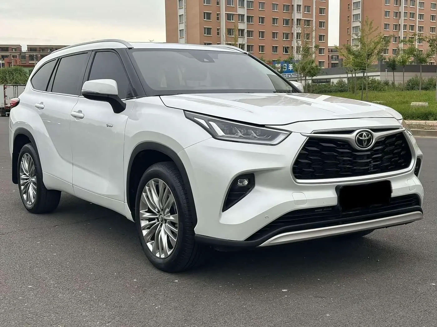Toyota Highlander 2025 — Photo 3/9