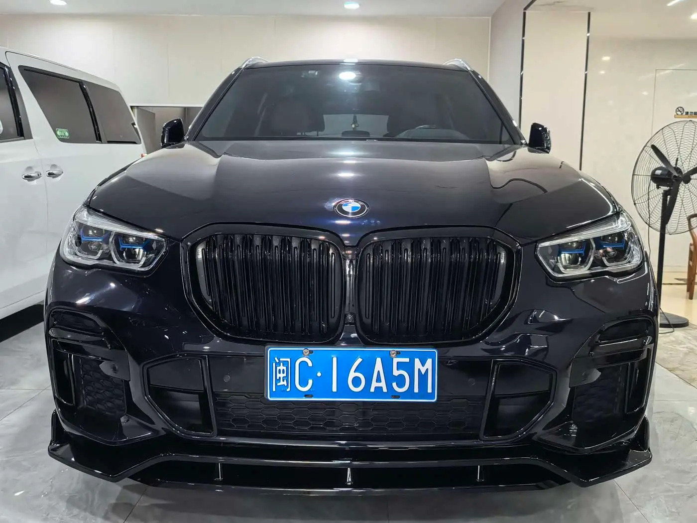 BMW X5 2023 — Фото 2/17