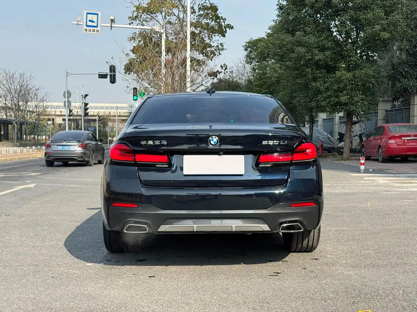 BMW 5 Series 2023 — Photo 15/16