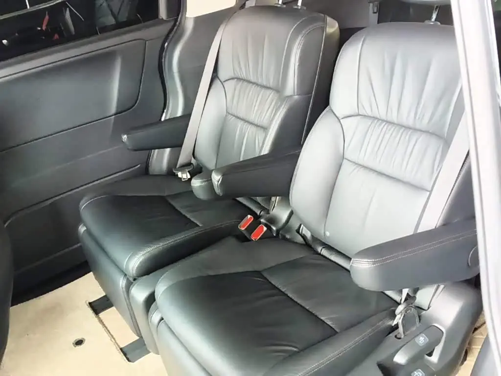 Honda Odyssey 2018 — Photo 17/20