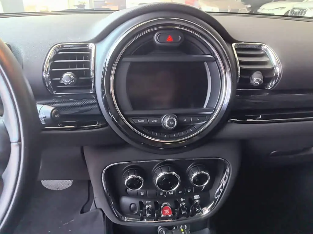 MINI CLUBMAN 2018 — Фото 13/20