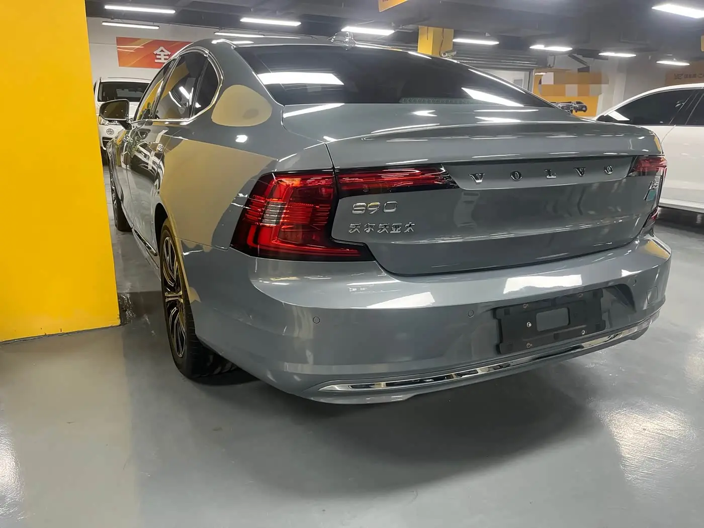 Volvo S90 2022 — Фото 10/10