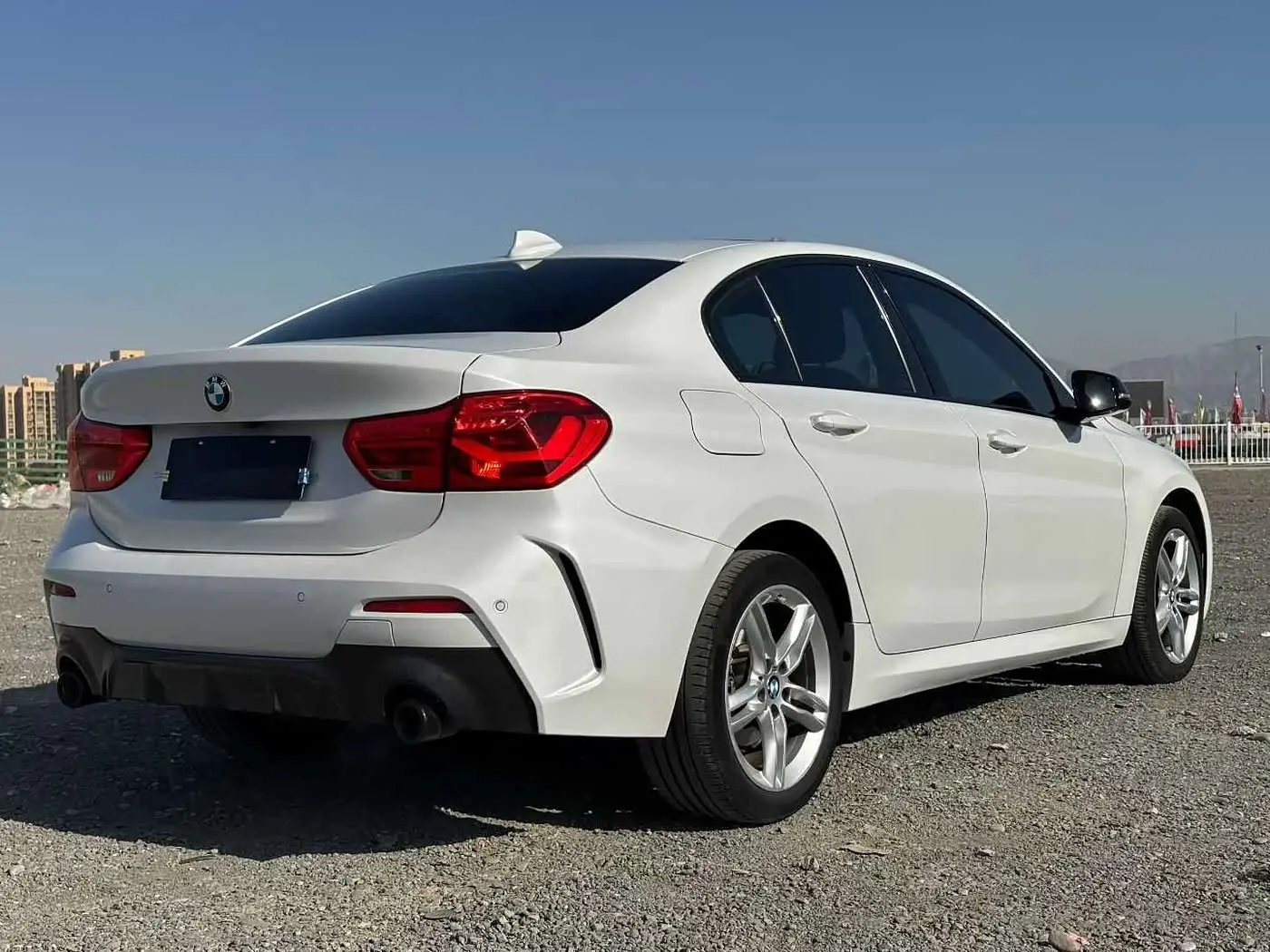 BMW 1 Series 2022 — Photo 6/9