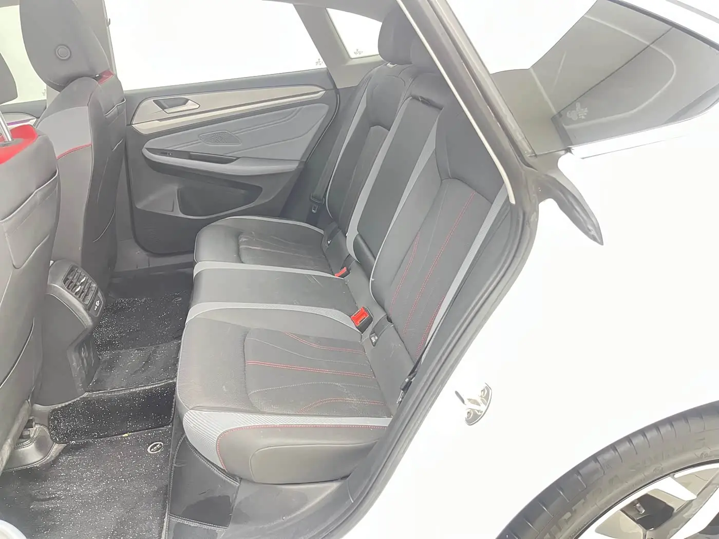 Volkswagen Lamando 2023 — Photo 6/12