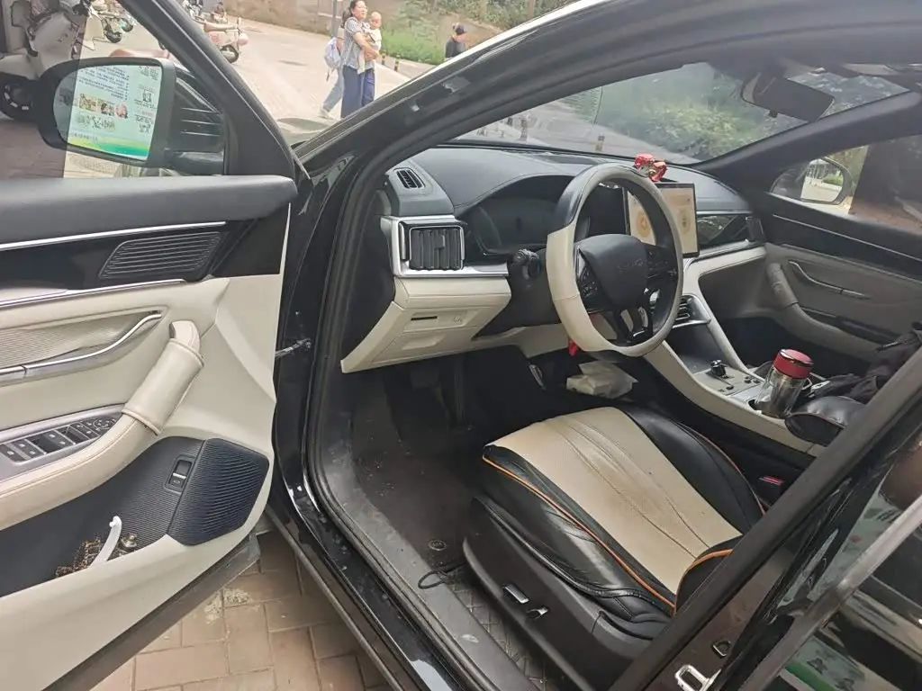 BYD Song PLUS PHEV 2024 — Photo 17/20