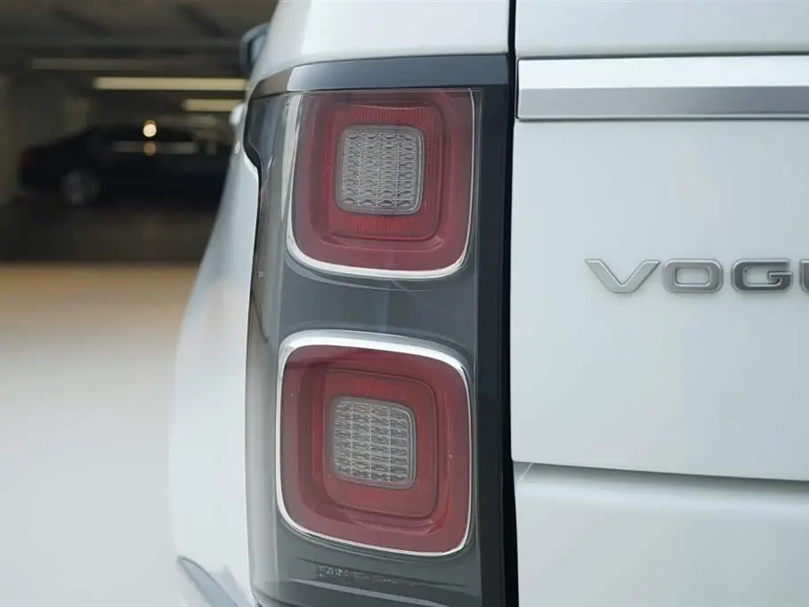 Land Rover Range Rover 2020 — Photo 16/20