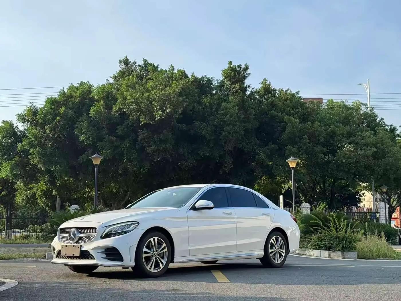 Mercedes-Benz C-Class 2018 — Photo 1/11