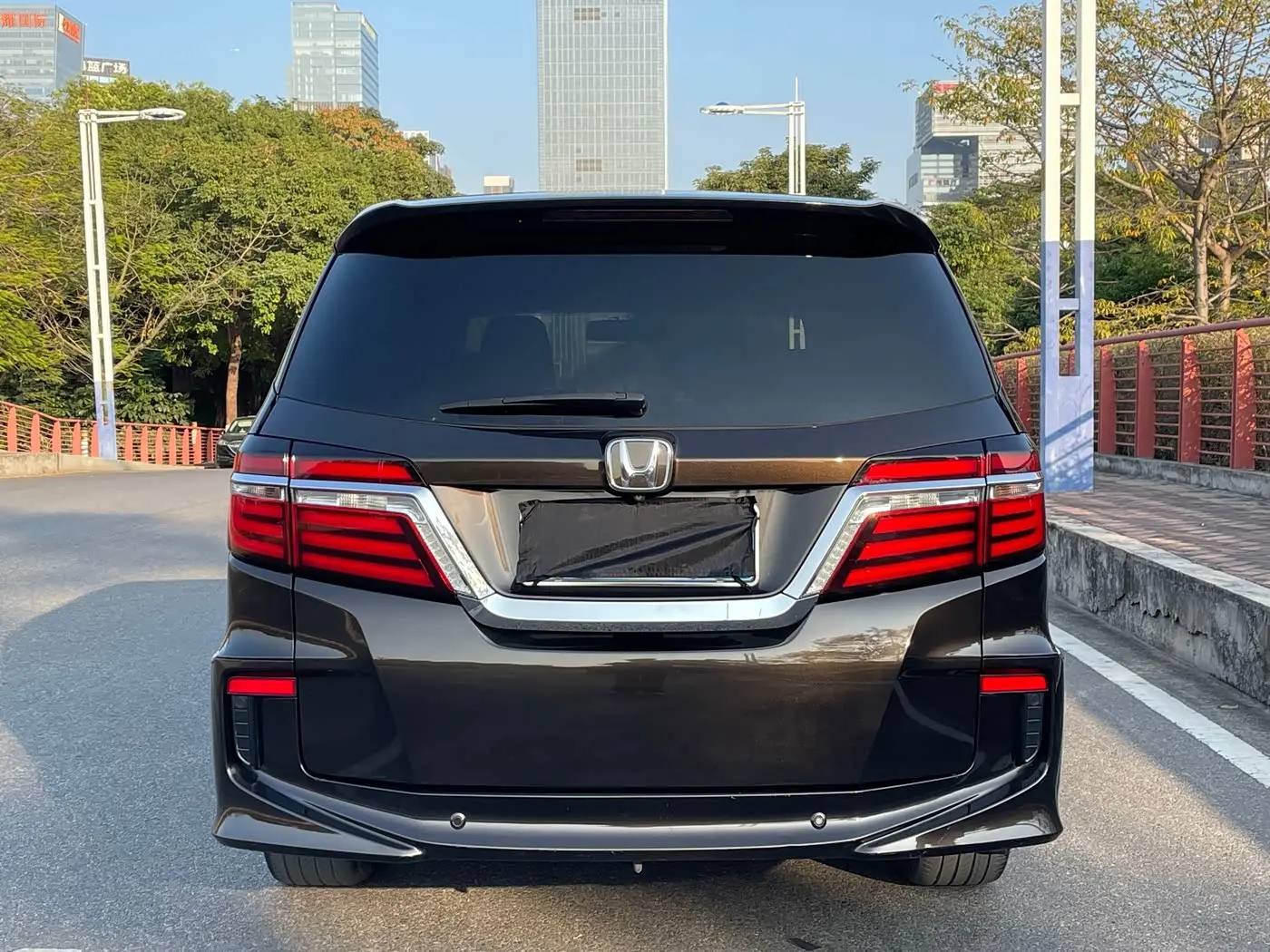 Honda Elysion 2017 — Photo 17/17