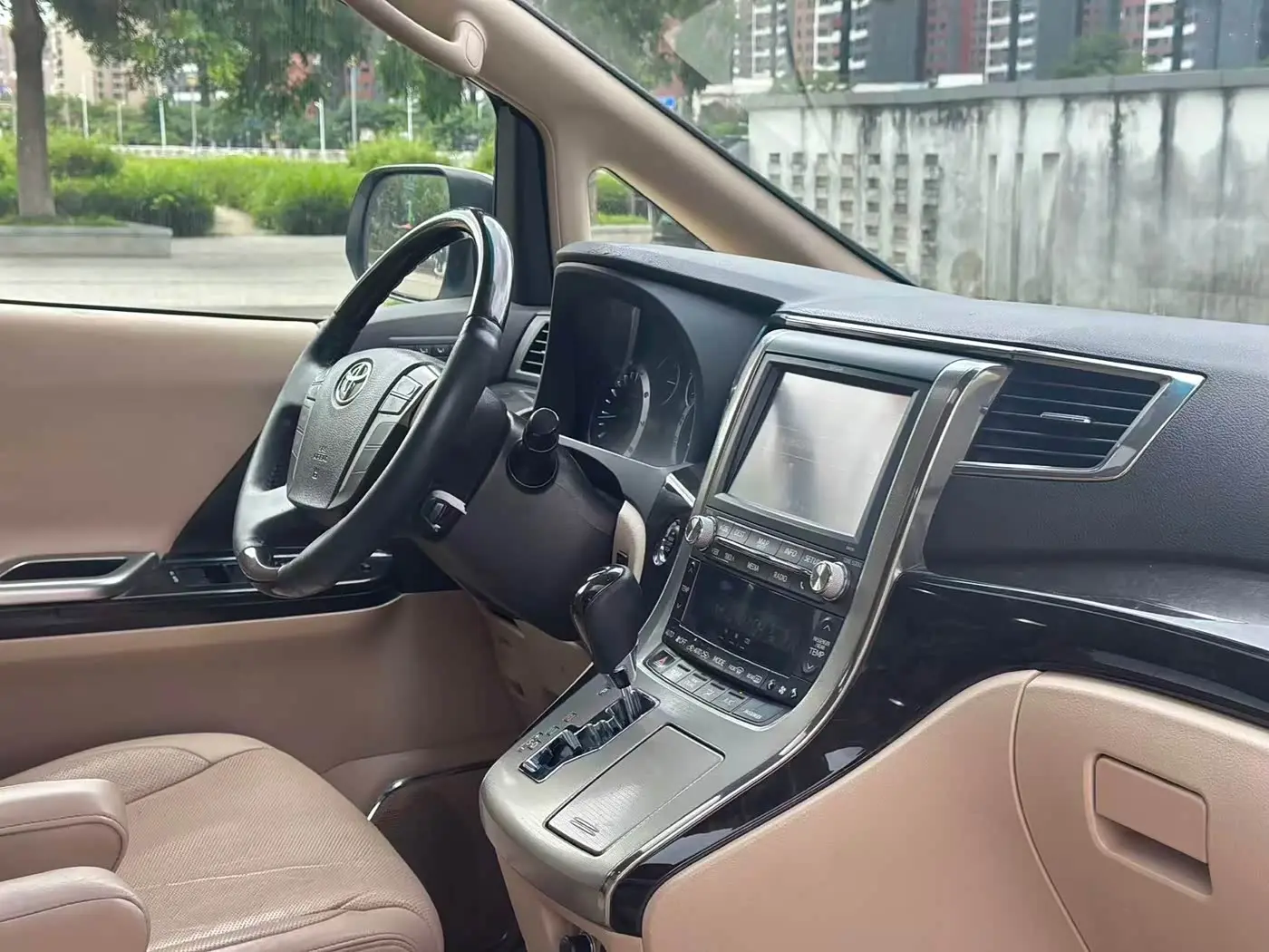Toyota Alphard 2014 — ფოტო 14/16