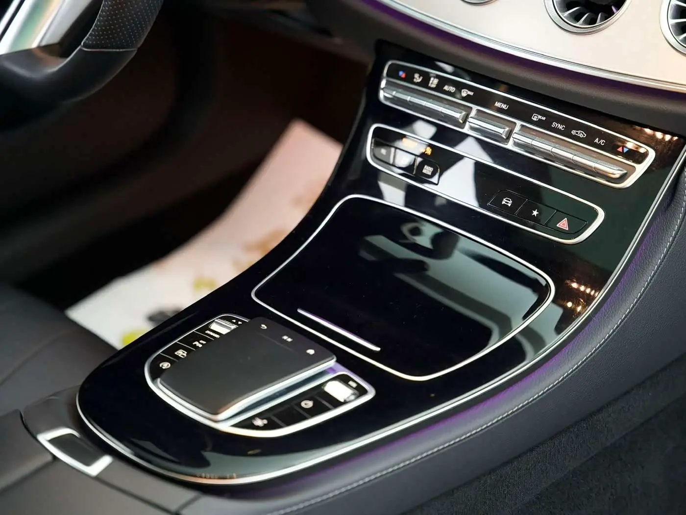 Mercedes-Benz E-Class 2021 — Фото 10/20