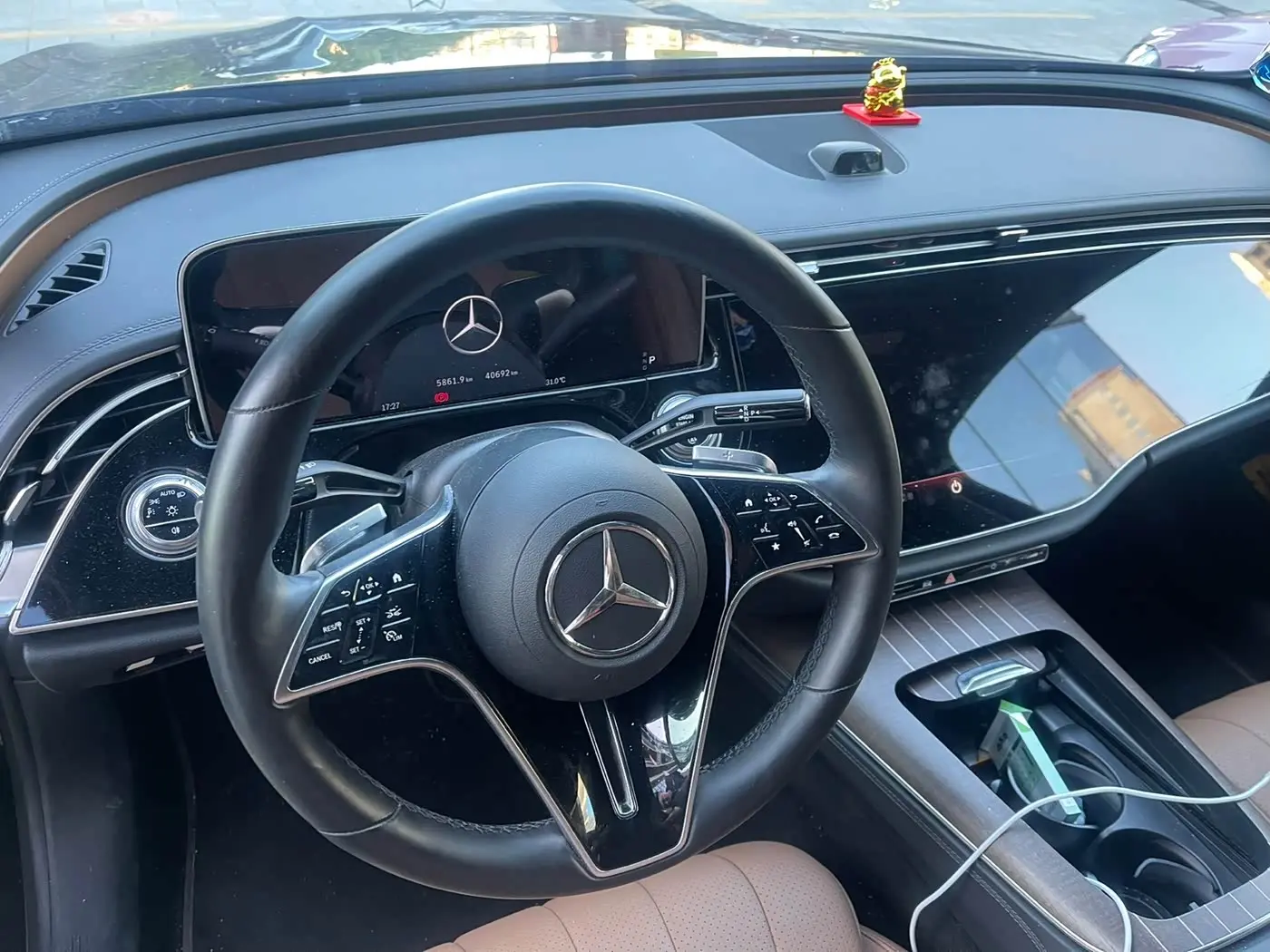 Mercedes-Benz E-Class 2024 — Photo 7/8