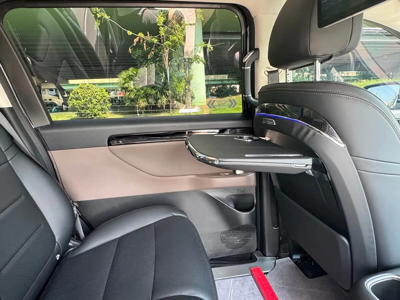 GAC Trumpchi Trumpchi E8 NEV 2024 — Photo 11/14